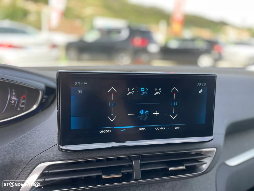 Peugeot 5008 1.5 BlueHDi Allure Pack EAT8 - 23