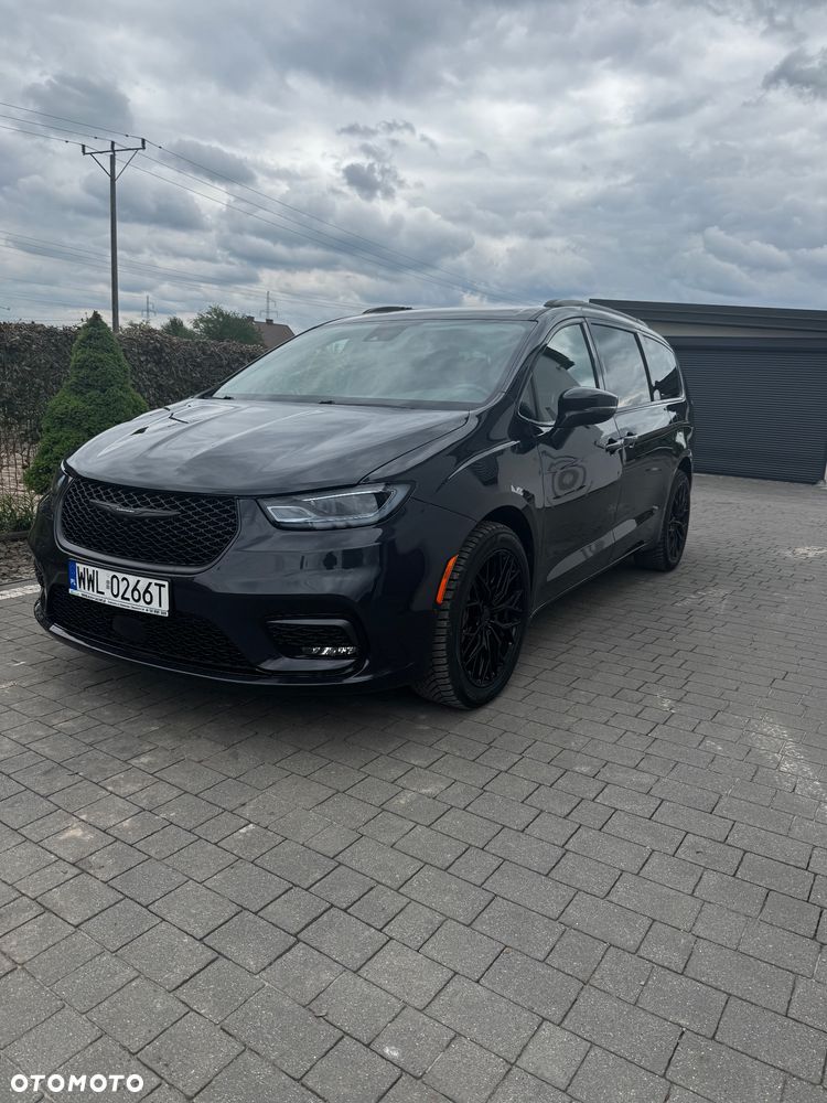Chrysler Pacifica - 1