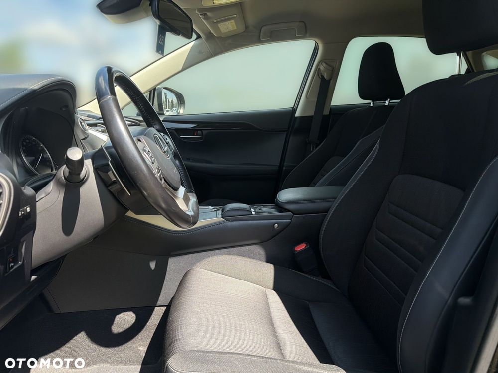 Lexus NX 300h Business Edition AWD - 16