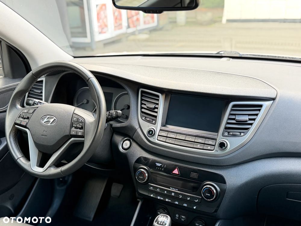 Hyundai Tucson 1.7 CRDI BlueDrive TourdePologne 2WD - 28