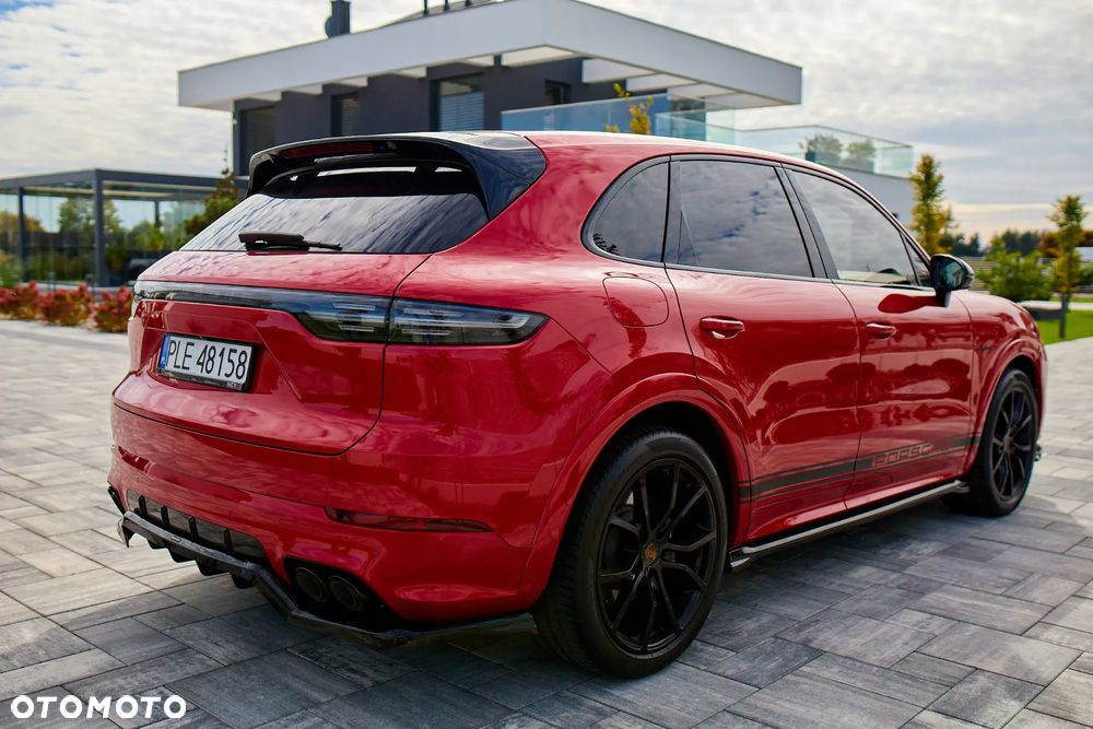 Porsche Cayenne - 4