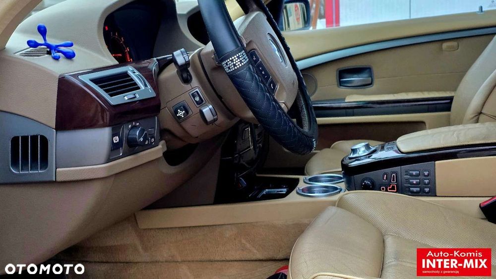 BMW Seria 7 - 32