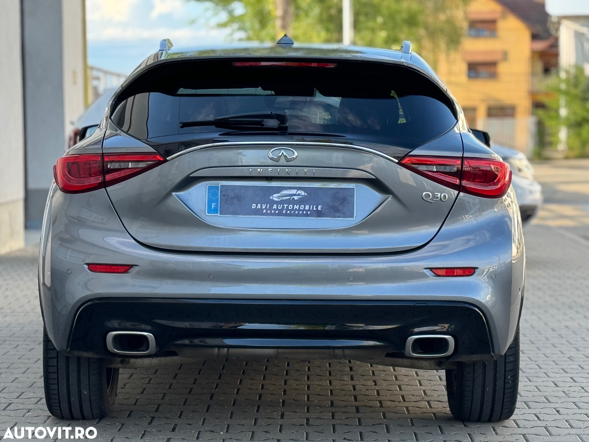 Infiniti Q30 1.5d Premium Tech - 14