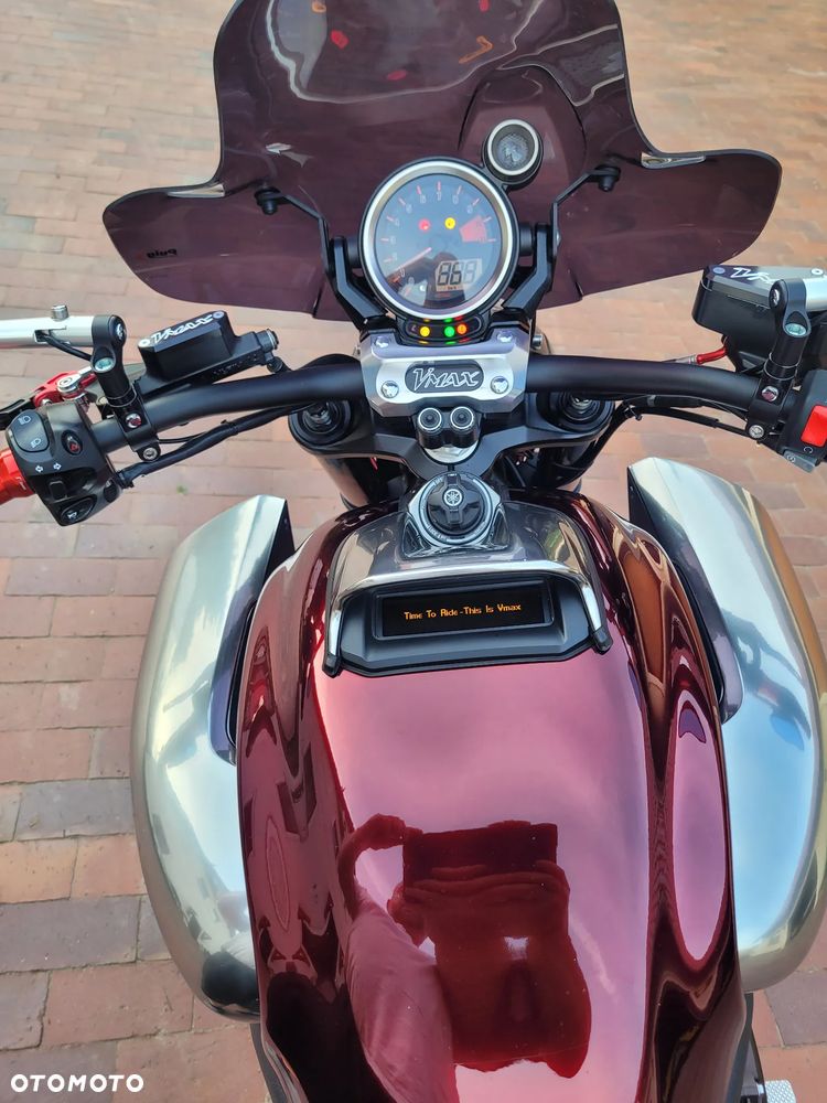 Yamaha V-MAX - 11