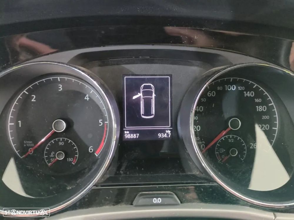 VW Touran 2.0 TDI Confortline - 6