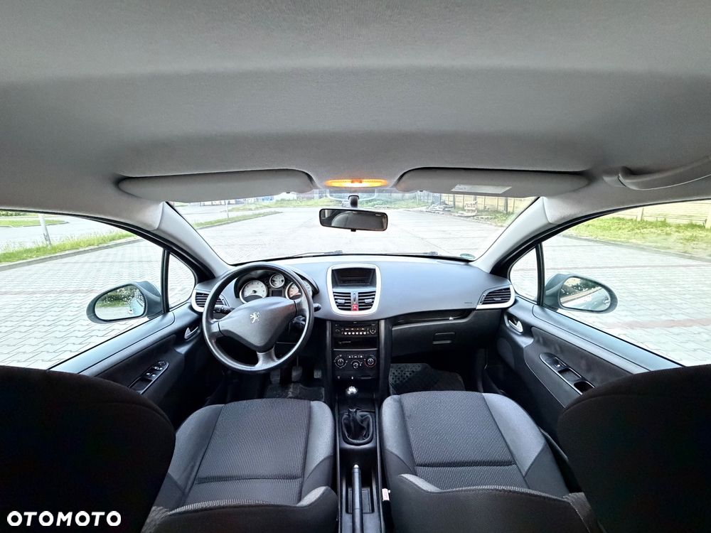 Peugeot 207 - 17