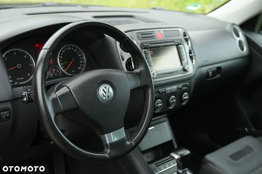 Volkswagen Tiguan - 32