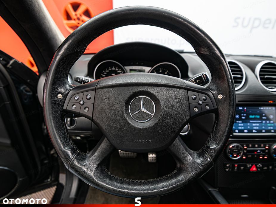 Mercedes-Benz ML - 16