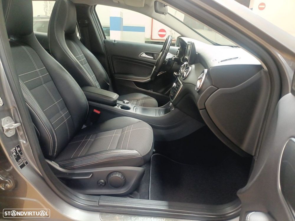 Mercedes-Benz GLA 200 (CDI) d 4Matic 7G-DCT - 20