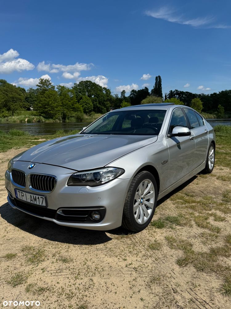 BMW Seria 5 528i xDrive Luxury Line - 1
