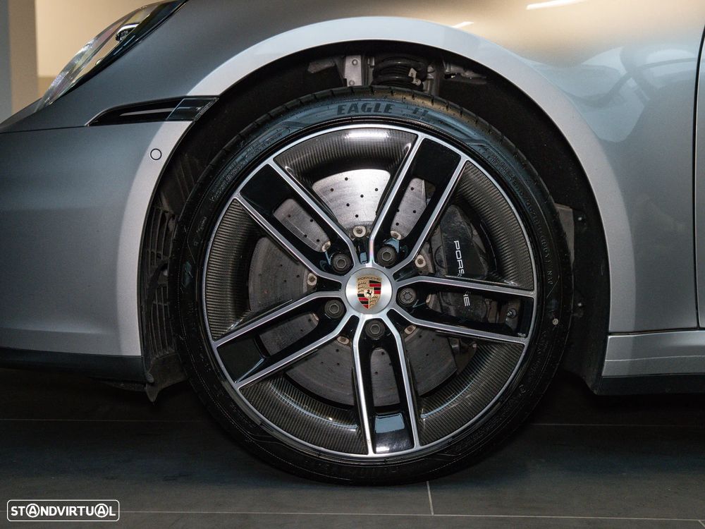 Porsche 911 (992) Carrera 4S PDK - 17