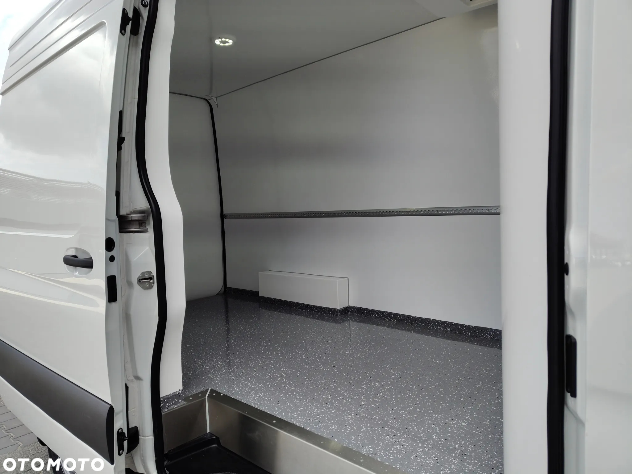 Mercedes-Benz Sprinter - 28
