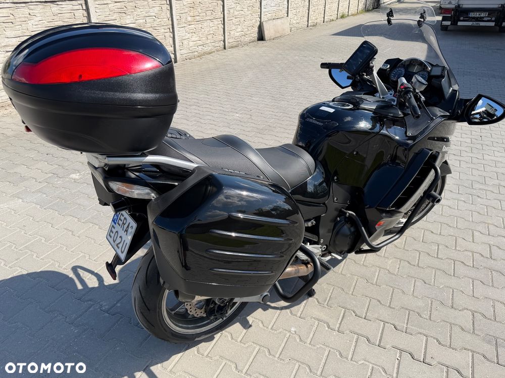 Kawasaki GTR - 4