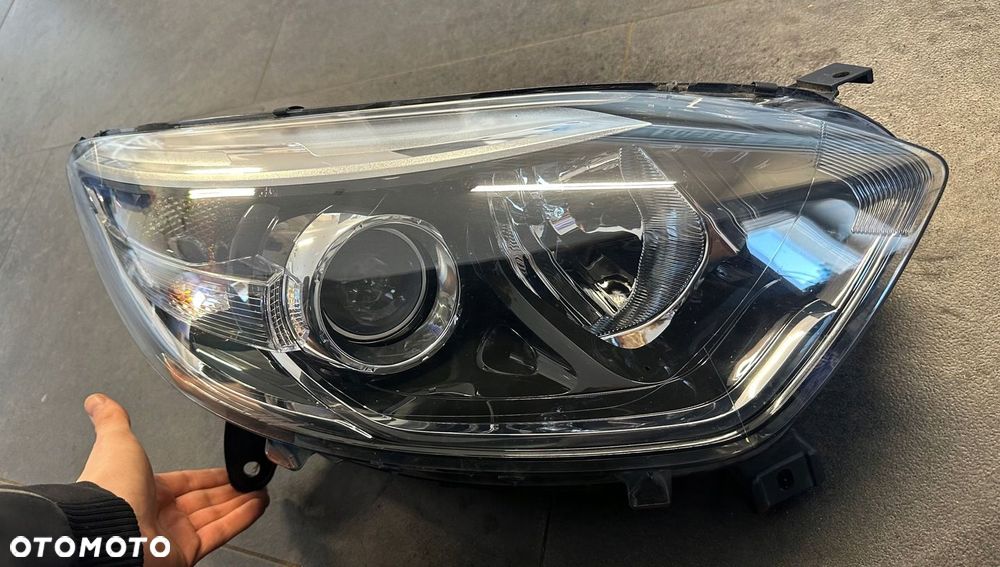 LAMPA PRAWA RENAULT CAPTUR 13-17 260100947R - 3