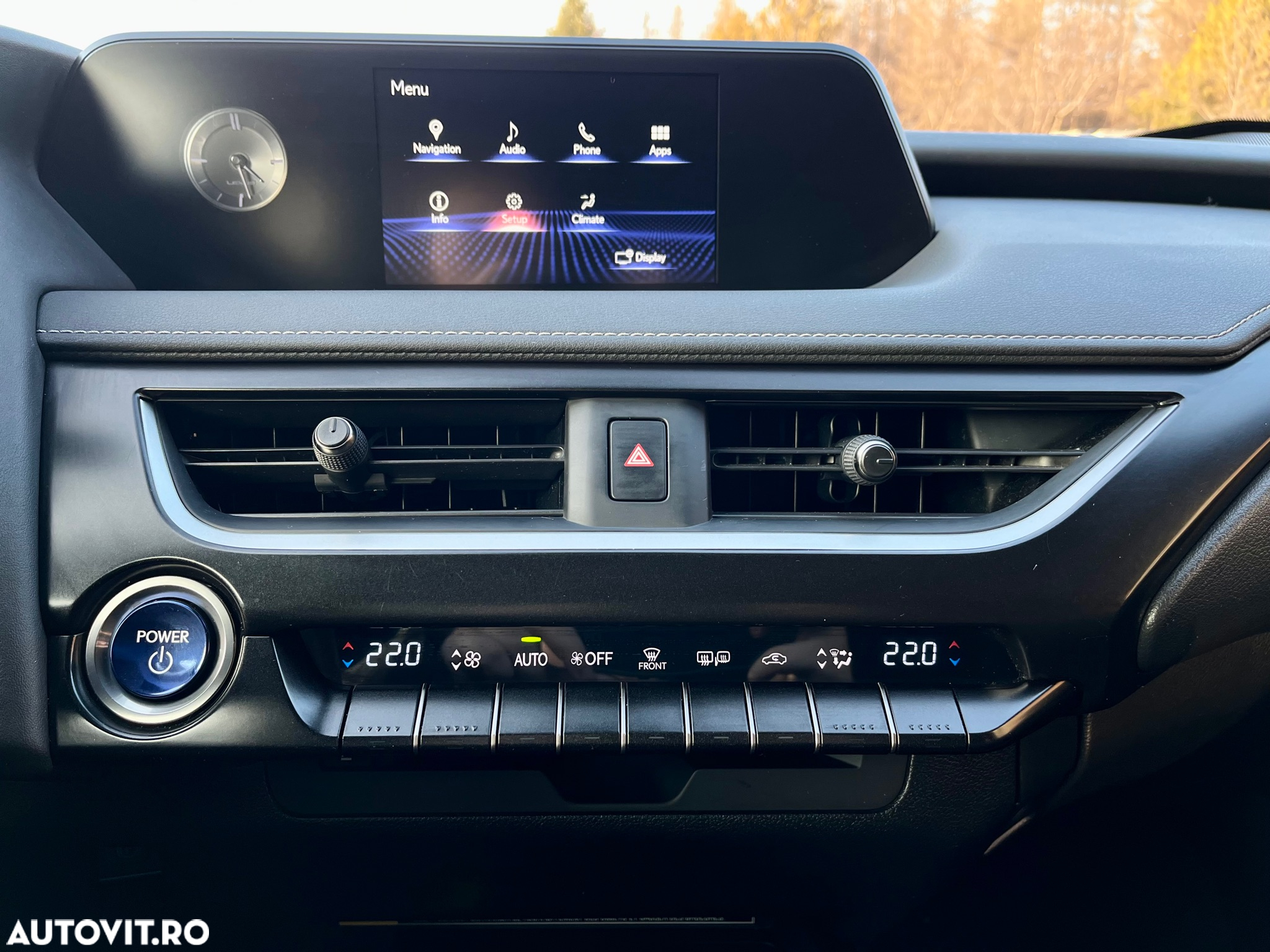 Lexus UX 250h 2.0L HEV 20H- (178 HP) 4X4 CVT Luxury - 28