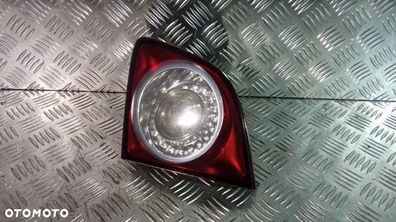 LAMPA PRAWA TYLNA KLAPY VOLKSWAGEN GOLF 5 PLUS - 1