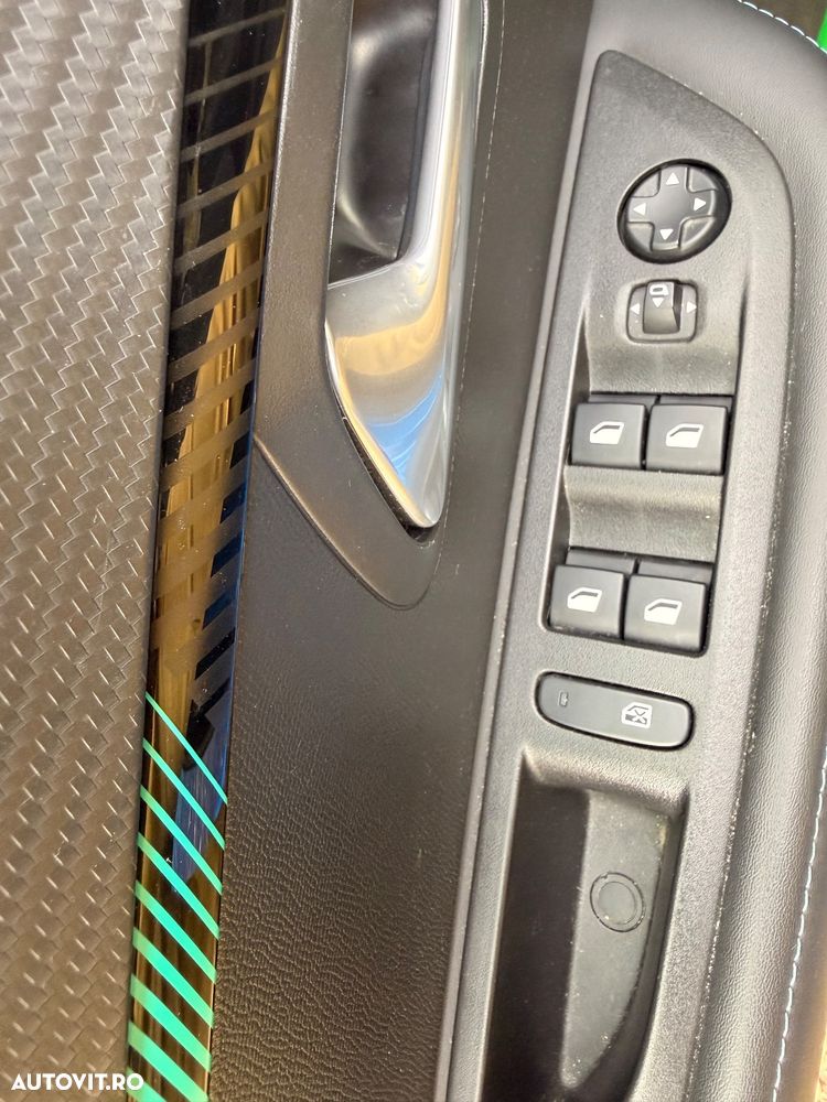 Peugeot 208 1.2 L PureTech STT EAT8 Allure Pack - 16