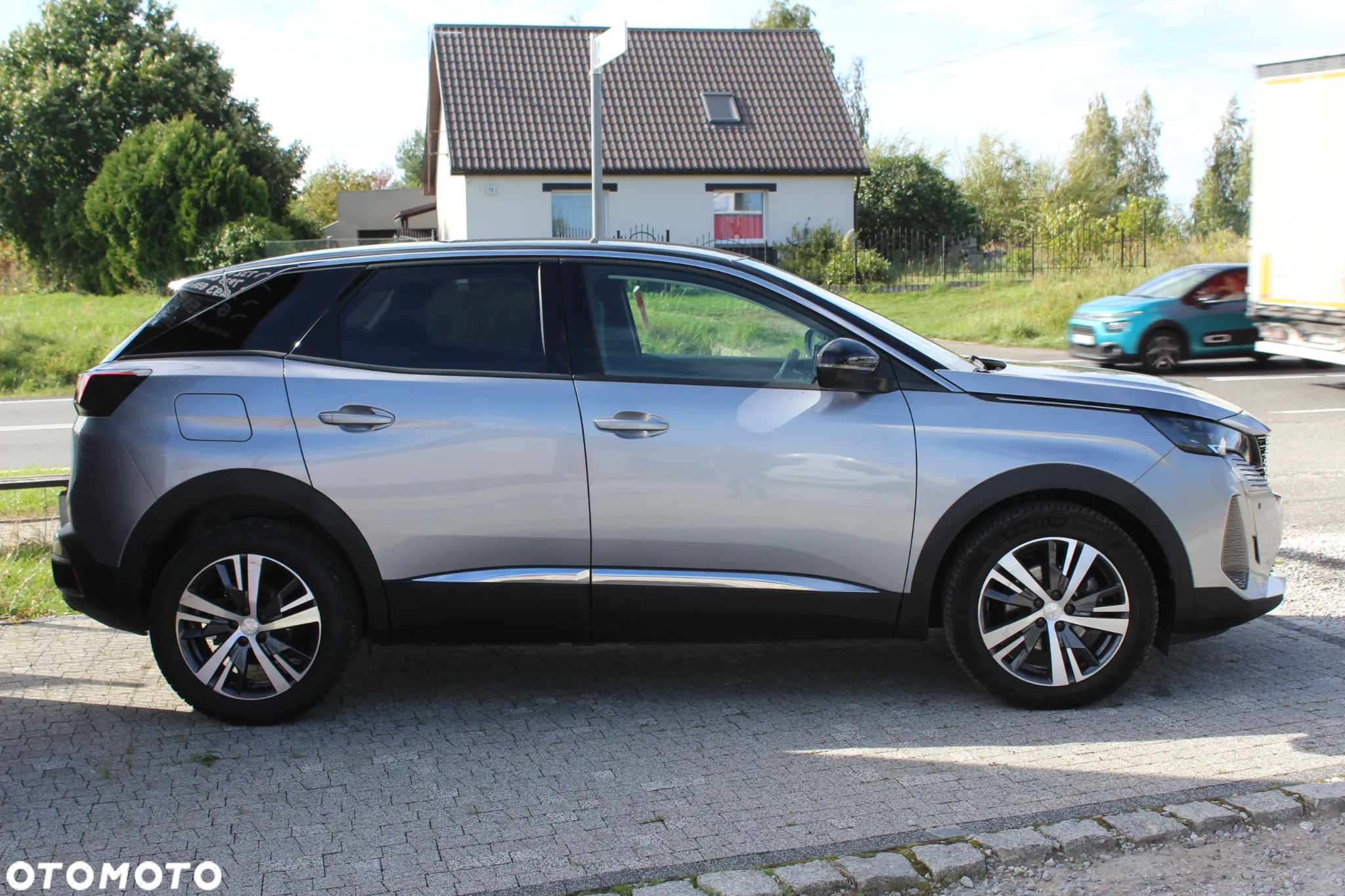 Peugeot 3008 1.2 PureTech Allure S&S EAT8 - 4