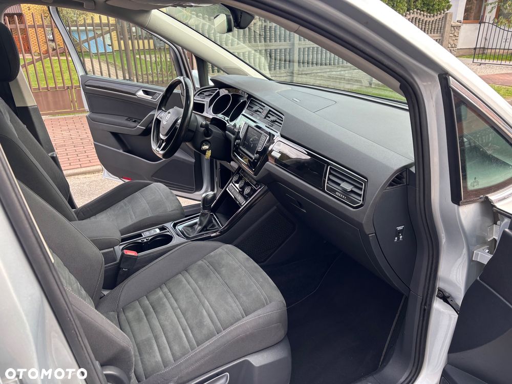 Volkswagen Touran 2.0 TDI BMT Comfortline Plus DSG - 17