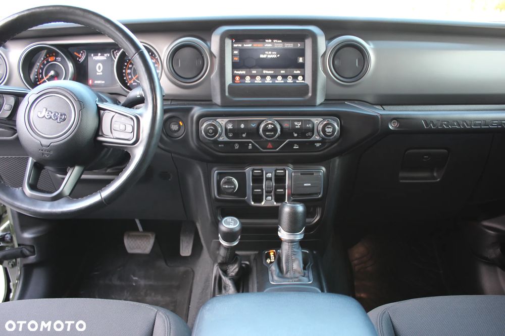 Jeep Wrangler - 5