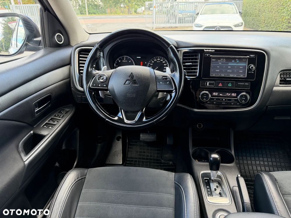 Mitsubishi Outlander - 31