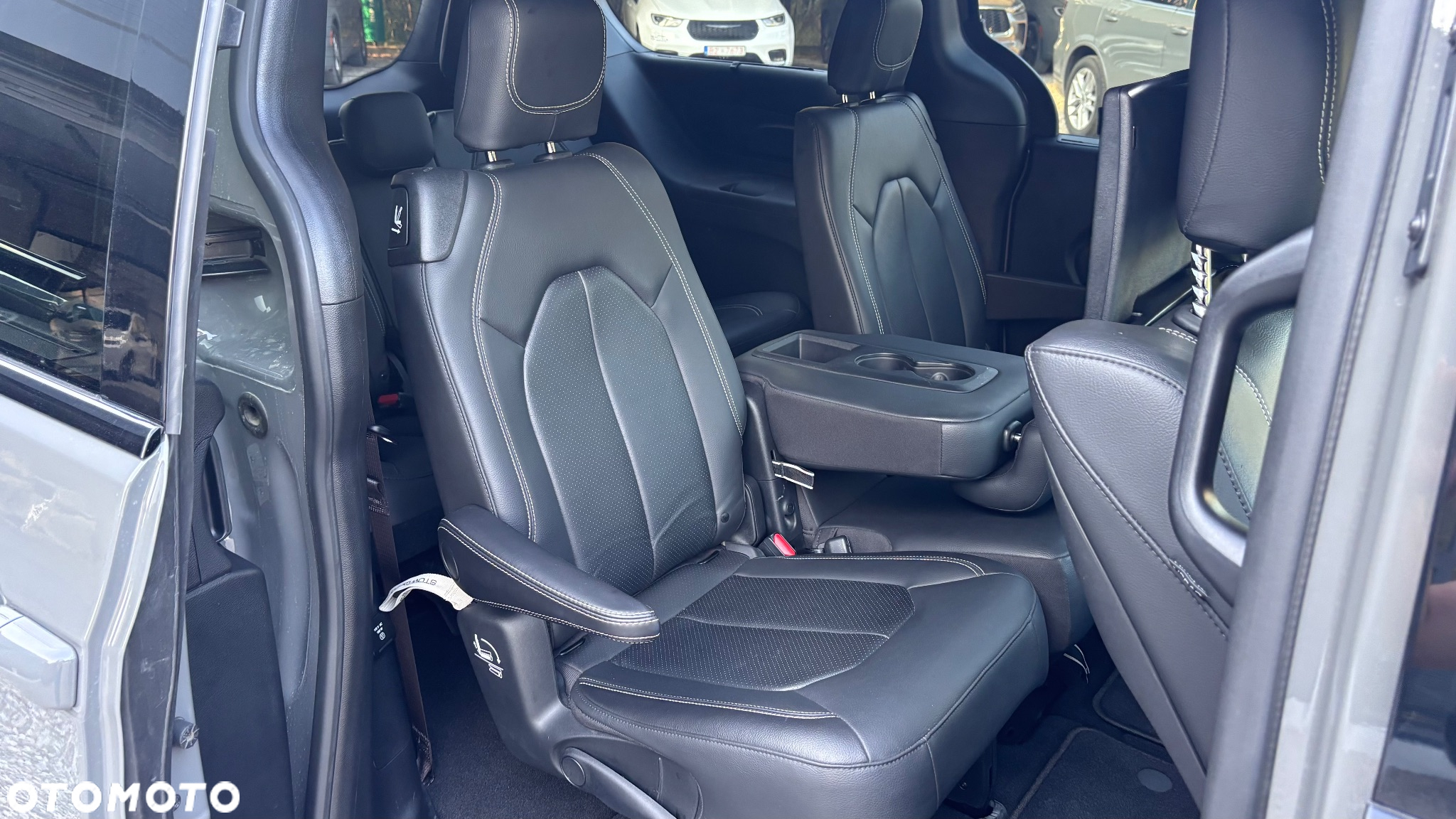 Chrysler Pacifica - 23