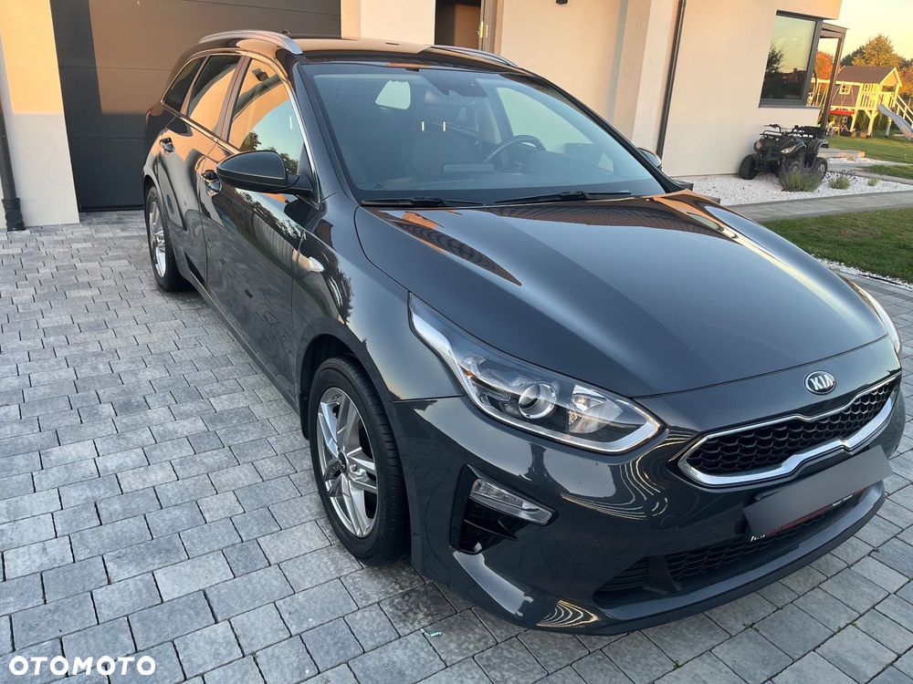 Kia Ceed - 40