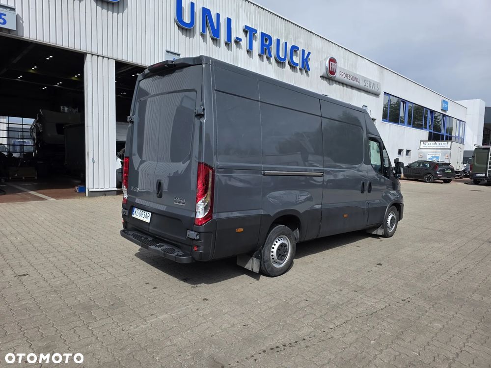 Iveco 35S18A8V L3H2 Automat Średniak Furgon Blaszak Silnik 3L 180KM Krajowy Ledy - 2