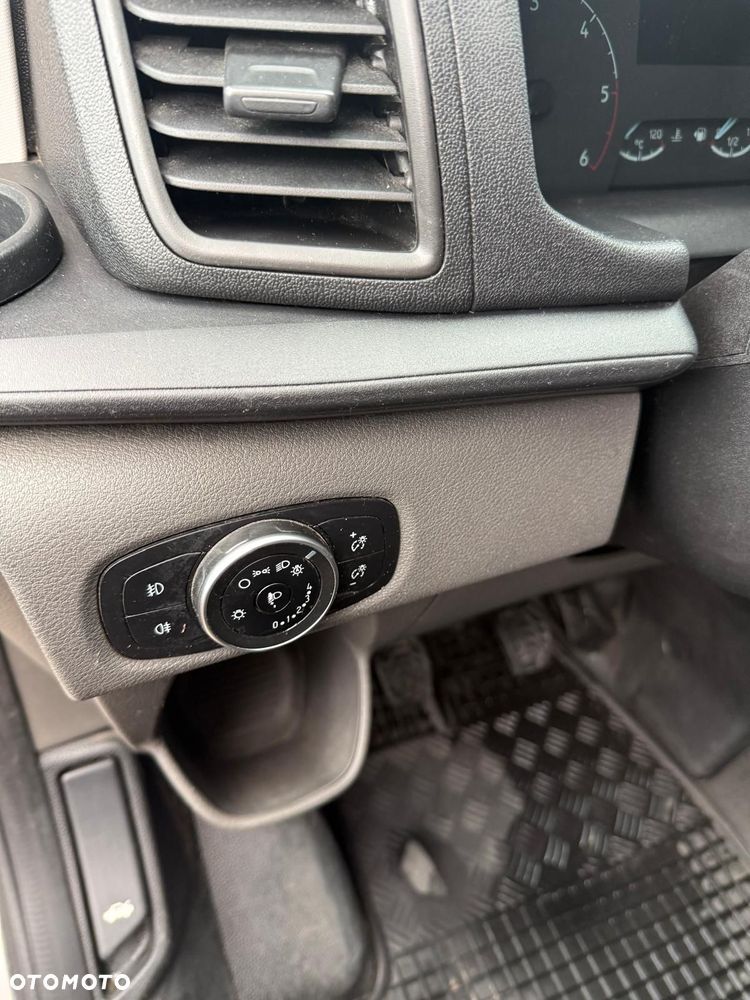 Ford Transit Custom 310 L2H1 Limited - 11