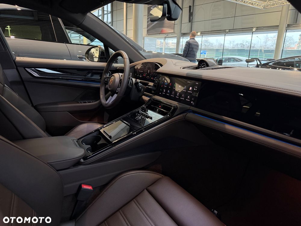 Porsche Panamera - 17
