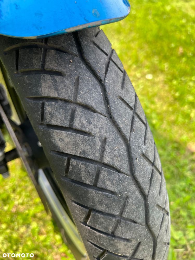 Suzuki GSX - 12