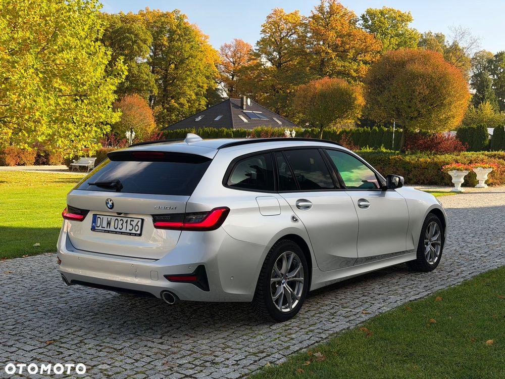 BMW 3 Series 2021 photo 3