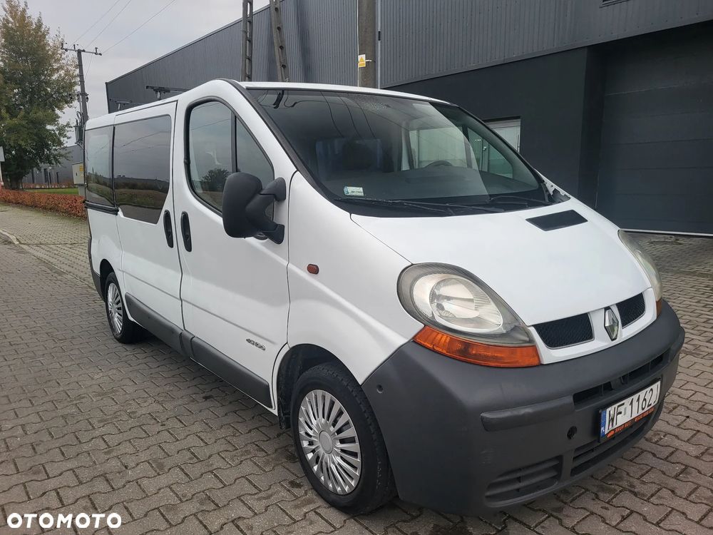 Renault Trafic Passenger - 25