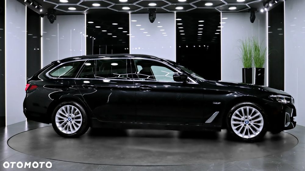 BMW Seria 5 530e xDrive PHEV - 11