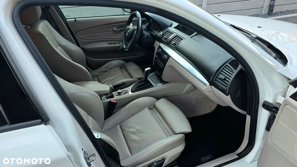 BMW Seria 1 123d DPF Edition Sport - 14