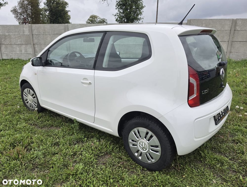 Volkswagen up! United - 9