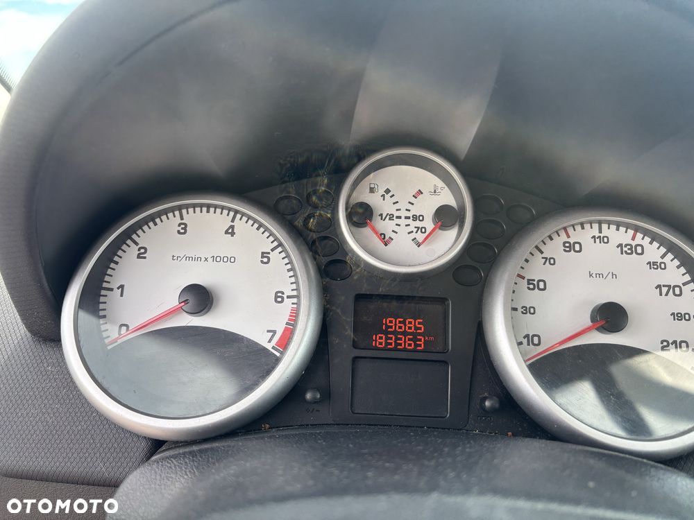 Peugeot 207 - 6