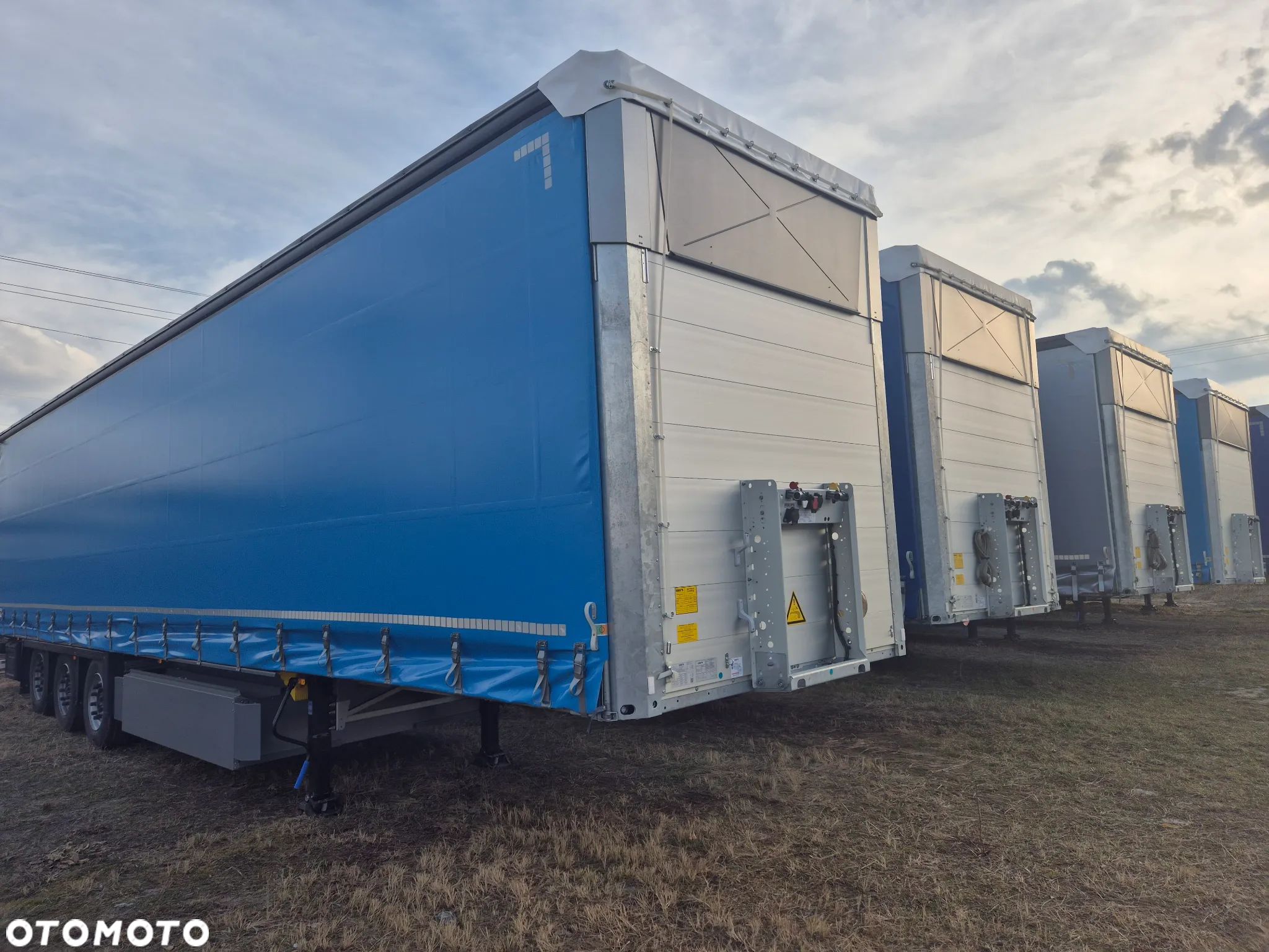 Schmitz Cargobull 2024 NOWA, VARIOS , ROZSÓWANE SŁUPKI - 1