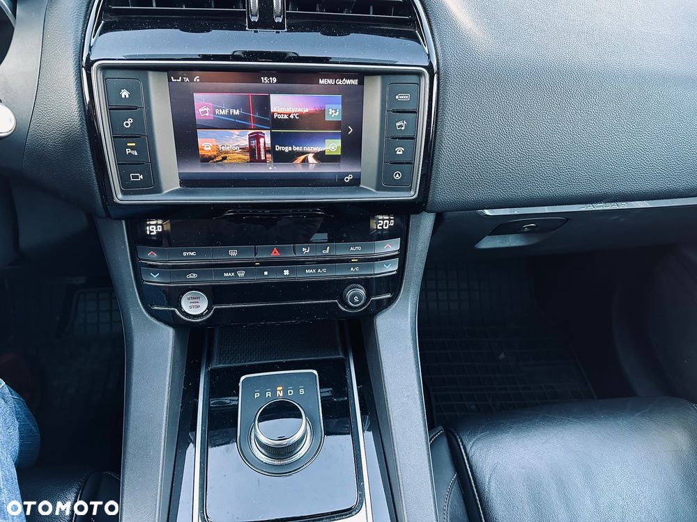 Jaguar F-Pace 2.0 i4D AWD Prestige - 32