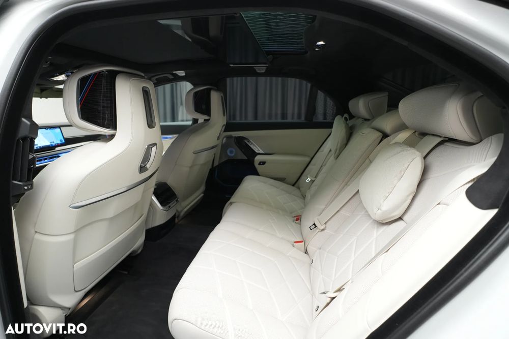 BMW Seria 7 740d xDrive MHEV - 22