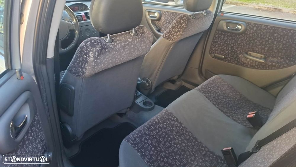 Opel Corsa 1.2 16V City - 13