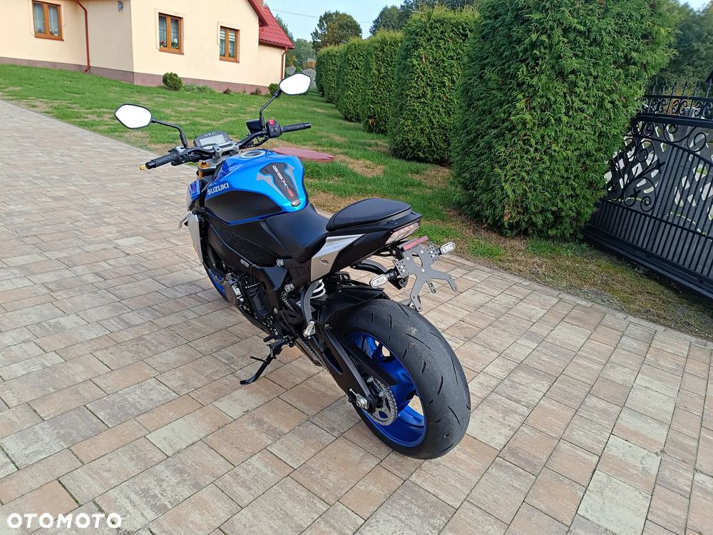 Suzuki GSX 1000 - 5
