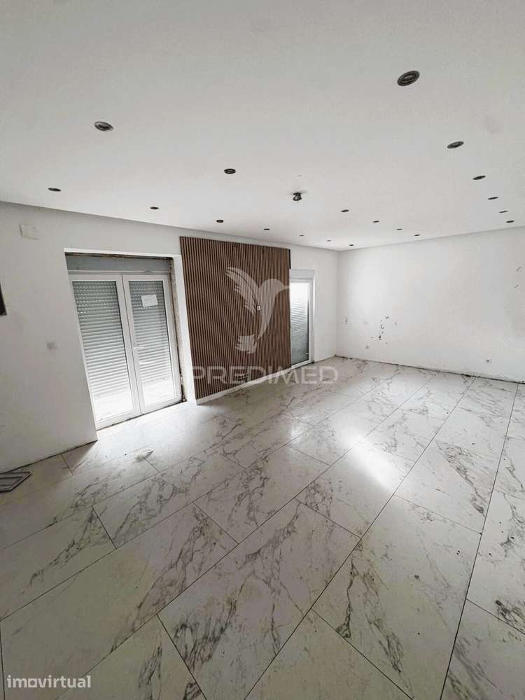 Moradia T3 por remodelar em Calhandriz - Grande imagem: 2/9
