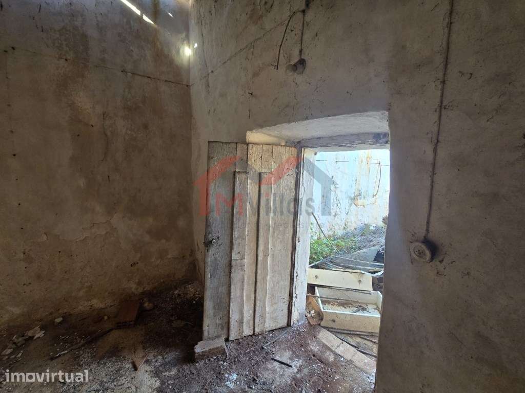 Ruína para reconstrução na Nave do Barão - Loulé - Grande imagem: 4/15