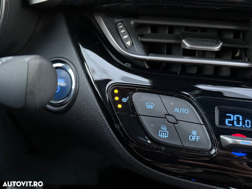 Toyota C-HR Hybrid Lounge - 13