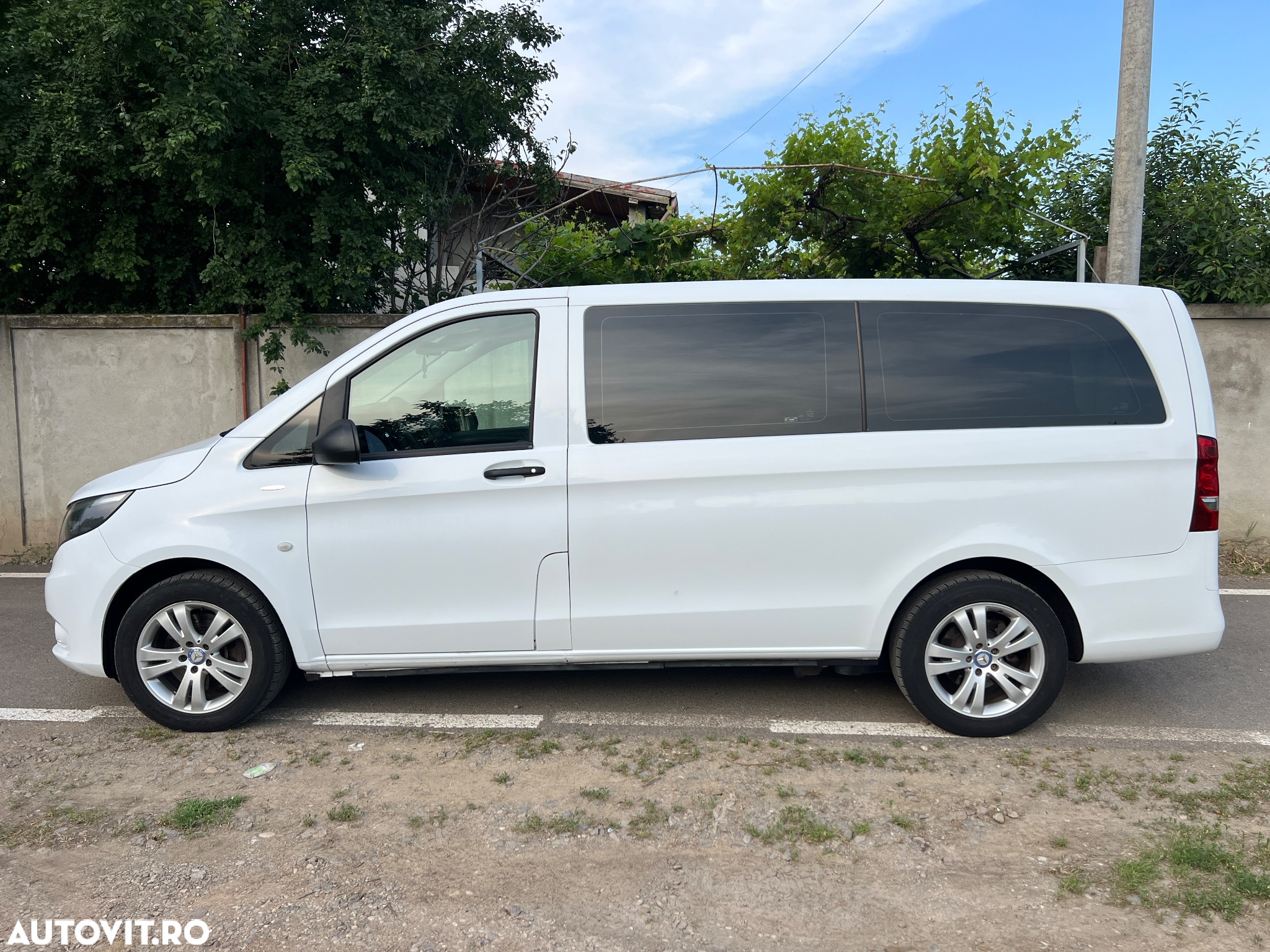 Mercedes-Benz Vito Tourer Compact 114 CDI 136CP RWD 9AT BASE - 3