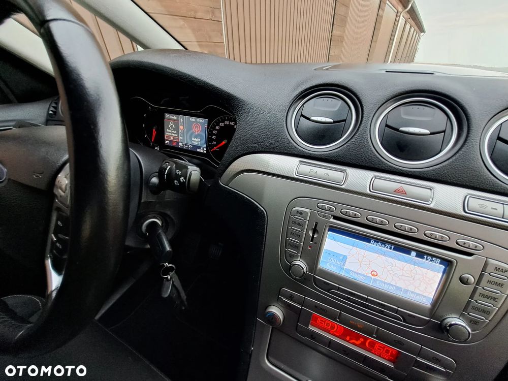 Ford S-Max 2.0 TDCi DPF Champions Edition - 26