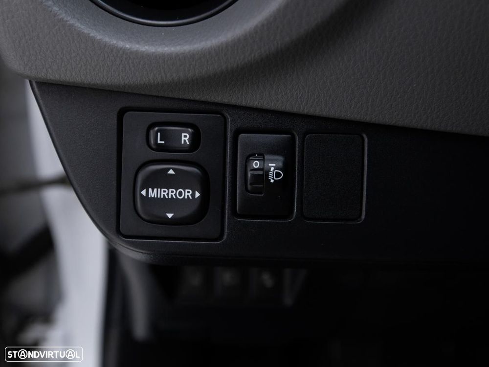 Toyota Yaris bizz 1.4 D-4D AC c/IVA - 11