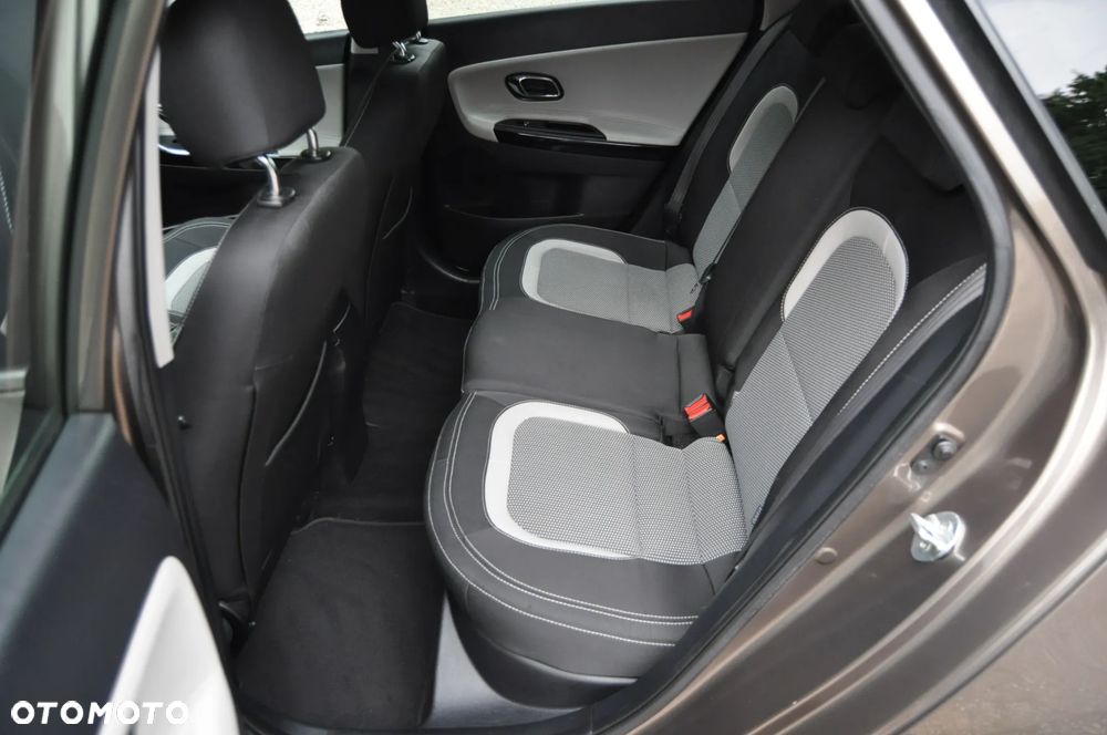 Kia Ceed 1.6 GDI ISG Dream-Team Edition - 9