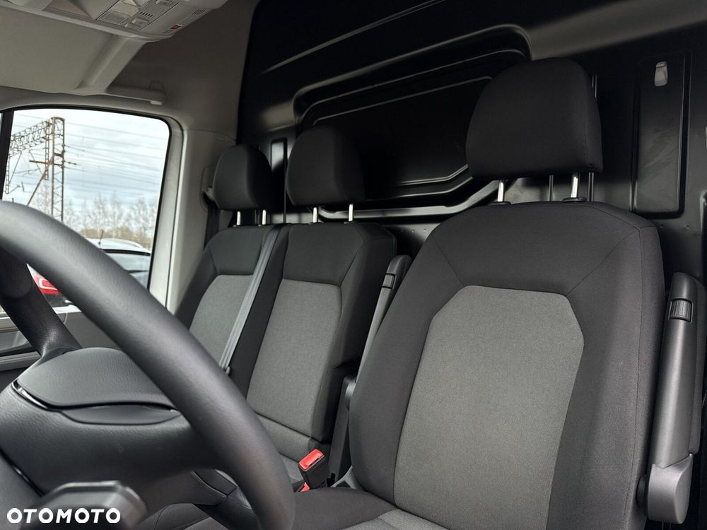 Volkswagen Crafter Furgon 4490 - 16
